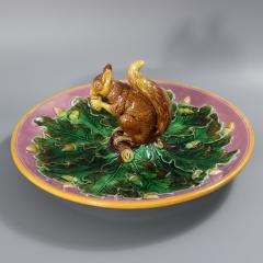 Rare Circular George Jones Majolica Squirrel Nut Dish - 4341257