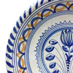 Rare Dutch Maiolica plate with tulip early 17th century - 4641045