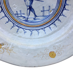 Rare Dutch maiolica Charger with decor of a Dutch Gentleman early 17th century - 4642230
