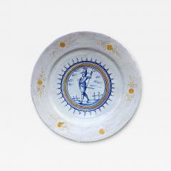 Rare Dutch maiolica Charger with decor of a Dutch Gentleman early 17th century - 4642549