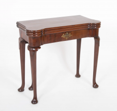 Rare English Queen Anne Triple Top Table having Solid and Fitted Surfaces - 2679497