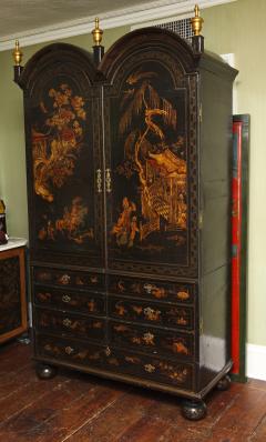 Rare Queen Anne Japanned Wardrobe Cabinet with original chinoiserie decoration - 3936922