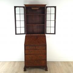 Rare Small George I Walnut Secretary Desk with Hidden Compartments circa 1715 - 4132450