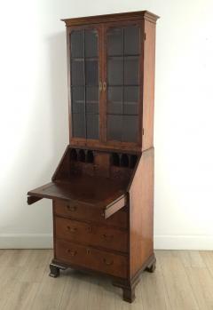 Rare Small George I Walnut Secretary Desk with Hidden Compartments circa 1715 - 4132454