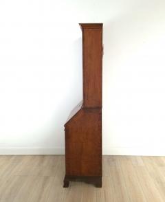 Rare Small George I Walnut Secretary Desk with Hidden Compartments circa 1715 - 4132455
