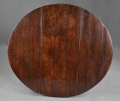 Rare early 18th century walnut gateleg table of fine patina - 4756894