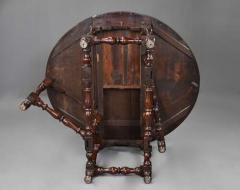 Rare early 18th century walnut gateleg table of fine patina - 4756898
