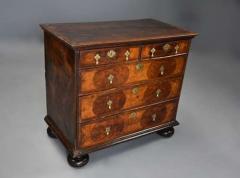 Rare fine William Mary yew walnut chest of drawers - 4805845
