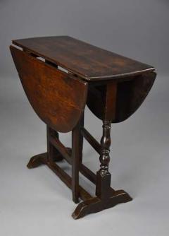 Rare late 17thc oak gateleg table of small proportions - 4805945