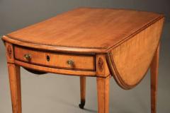 Rare late 18thc fiddleback sycamore Pembroke table of fine patina - 4805660