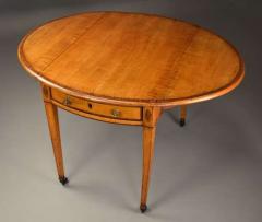 Rare late 18thc fiddleback sycamore Pembroke table of fine patina - 4805676