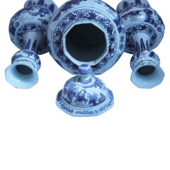 Rare17th century 3 piece set of Delft vases garniture  - 4592600