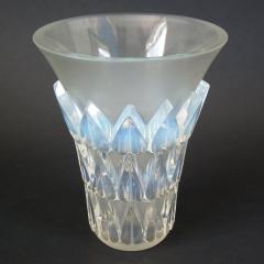 Ren Lalique Lalique Co Rene Lalique Opalescent Glass Feuilles Vase - 1763538