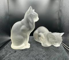 Ren Lalique Lalique Co Two Cat by Ren Lalique in frosted glass - 3821043