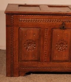 Renaissance Oak Chest 17th Century - 3962921