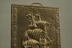Repouss Fire Screen in Patinated Brass with Galleon Early 20th Century - 4677502