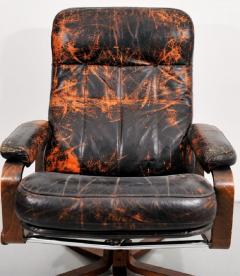 Retro Danish Leather Swivel Lounge Chair - 878381