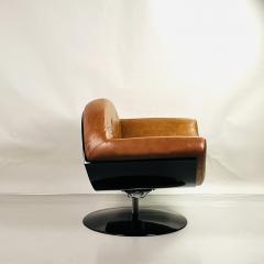 Ricardo Fasanello Impeccable Gaivota Swiveling Leather Armchair by Ricardo Fasanello - 4413209