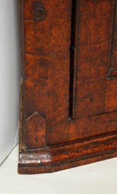 Rich Burl Wood Corner Cupboard - 645003