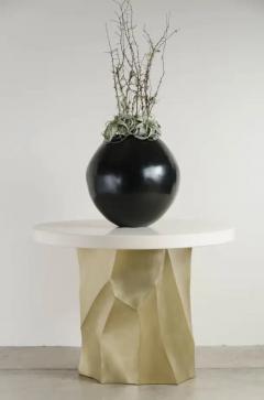 Robert Kuo Full Moon Jar in Black Lacquer by Robert kuo Limited Edition - 3830391