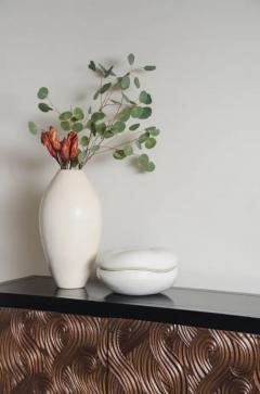 Robert Kuo Persimmon Box in Cream Lacquer by Robert Kuo Limited Edition - 3831547