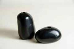 Robert Kuo Rock Bud Vase Short Black Lacquer by Robert Kuo Handmade Limited Edition - 3830322