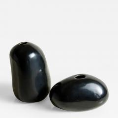 Robert Kuo Rock Bud Vase Short Black Lacquer by Robert Kuo Handmade Limited Edition - 3835921