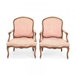 Rose Tarlow Pair of Rose Tarlow Melrose House Louis XV Style Walnut Fauteuil Arm Chairs - 4712505