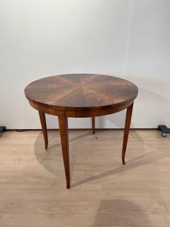 Round Biedermeier Side Table Walnut Veneer and Beech South Germany circa 1830 - 3116514