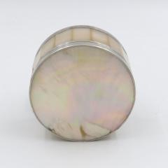 Round Mother of Pearl Powder Box with Silver Mounts English circa 1890 - 4158405