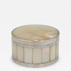 Round Mother of Pearl Powder Box with Silver Mounts English circa 1890 - 4159308
