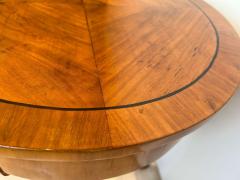 Round three legged Biedermeier Side Table Walnut South Germany circa 1820 - 2812750