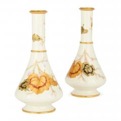 Royal Worcester Pair of antique Victorian Royal Worcester painted and gilt porcelain vases - 4383430