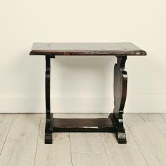 Rustic Baroque Italian Walnut Side Table 18th century - 4729114
