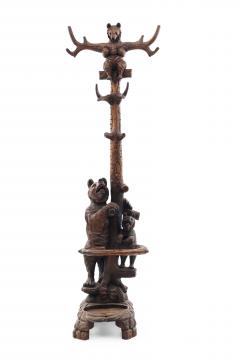 Rustic Black Forest Style Walnut Bear Hatrack - 4528997
