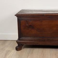 Rustic Tuscan Cassone or Dowry Chest in Walnut 18th or 19th century - 3078521
