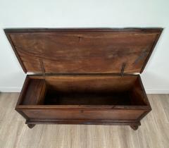Rustic Tuscan Cassone or Dowry Chest in Walnut 18th or 19th century - 3078523