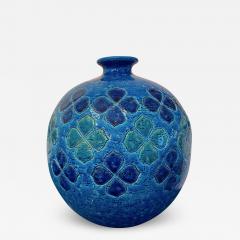 STUNNING BLUE FLORAL VASE - 1940414