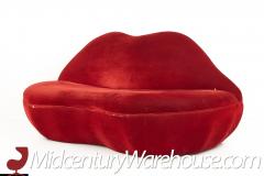Salvador Dali Style Mid Century Lips Sofa - 2570134