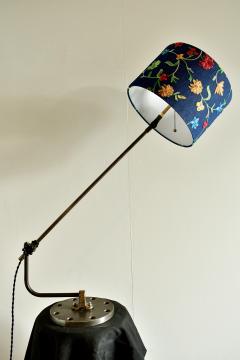 Sang Pil Bae O C White table lamp with flower shade - 4219147