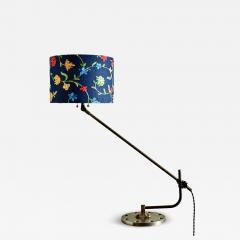 Sang Pil Bae O C White table lamp with flower shade - 4219308
