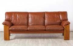 Sapporo Mobil Girgi Mobil Girgi Walnut and Leather Sofa Italy 1970s - 2643203