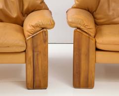 Sapporo Mobil Girgi Pair of Italian Walnut and Leather Lounge Chairs Mobil Girgi 1970s - 2481459