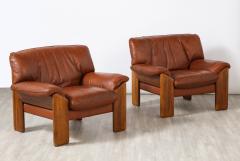 Sapporo Mobil Girgi Pair of Mobil Girgi Walnut and Leather Lounge Chairs Italian 1970s - 2643164