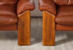 Sapporo Mobil Girgi Pair of Mobil Girgi Walnut and Leather Lounge Chairs Italian 1970s - 2643165