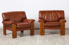 Sapporo Mobil Girgi Pair of Mobil Girgi Walnut and Leather Lounge Chairs Italian 1970s - 2643166