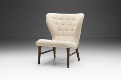 Scandinavian Curved Easy Chair With Wooden Legs Scandinavia ca 1950s - 2610367