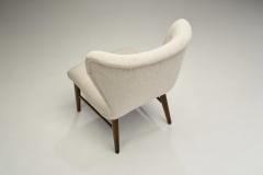 Scandinavian Curved Easy Chair With Wooden Legs Scandinavia ca 1950s - 2610369