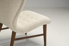 Scandinavian Curved Easy Chair With Wooden Legs Scandinavia ca 1950s - 2610371