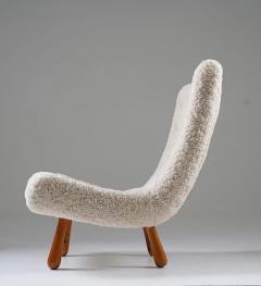 Scandinavian Mid Century Lounge Chair in Sheepskin - 2411640